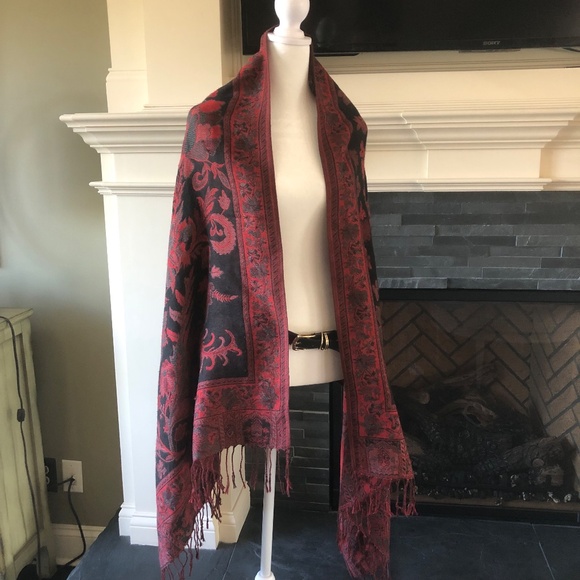 Reversible Large Shawl.  One size fits all. Black, Red and Gray - Picture 5 of 6